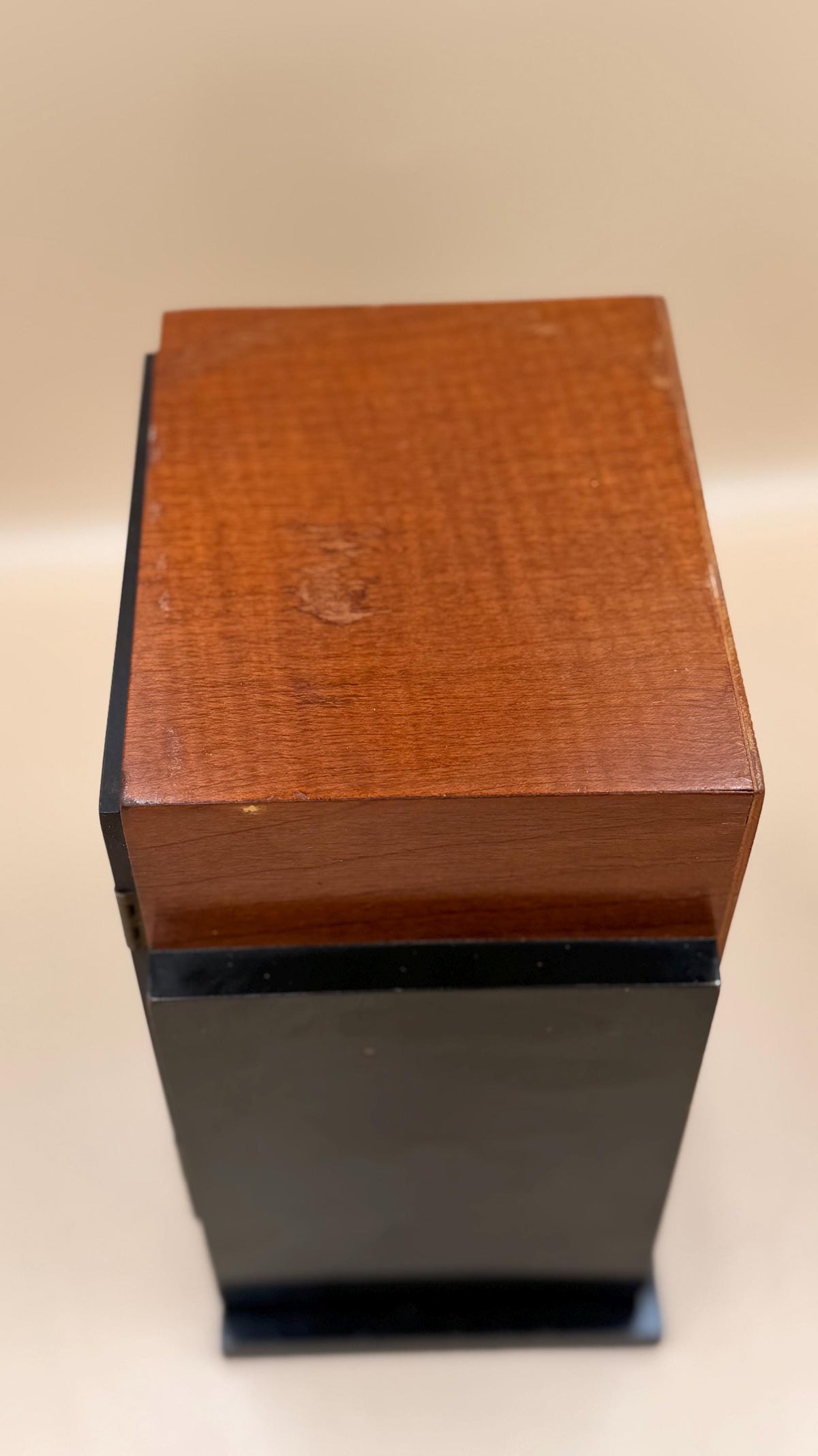 Seth Thomas Art Deco Mantel Clock – Mechanical Wind-Up, Serviced – detail view 8