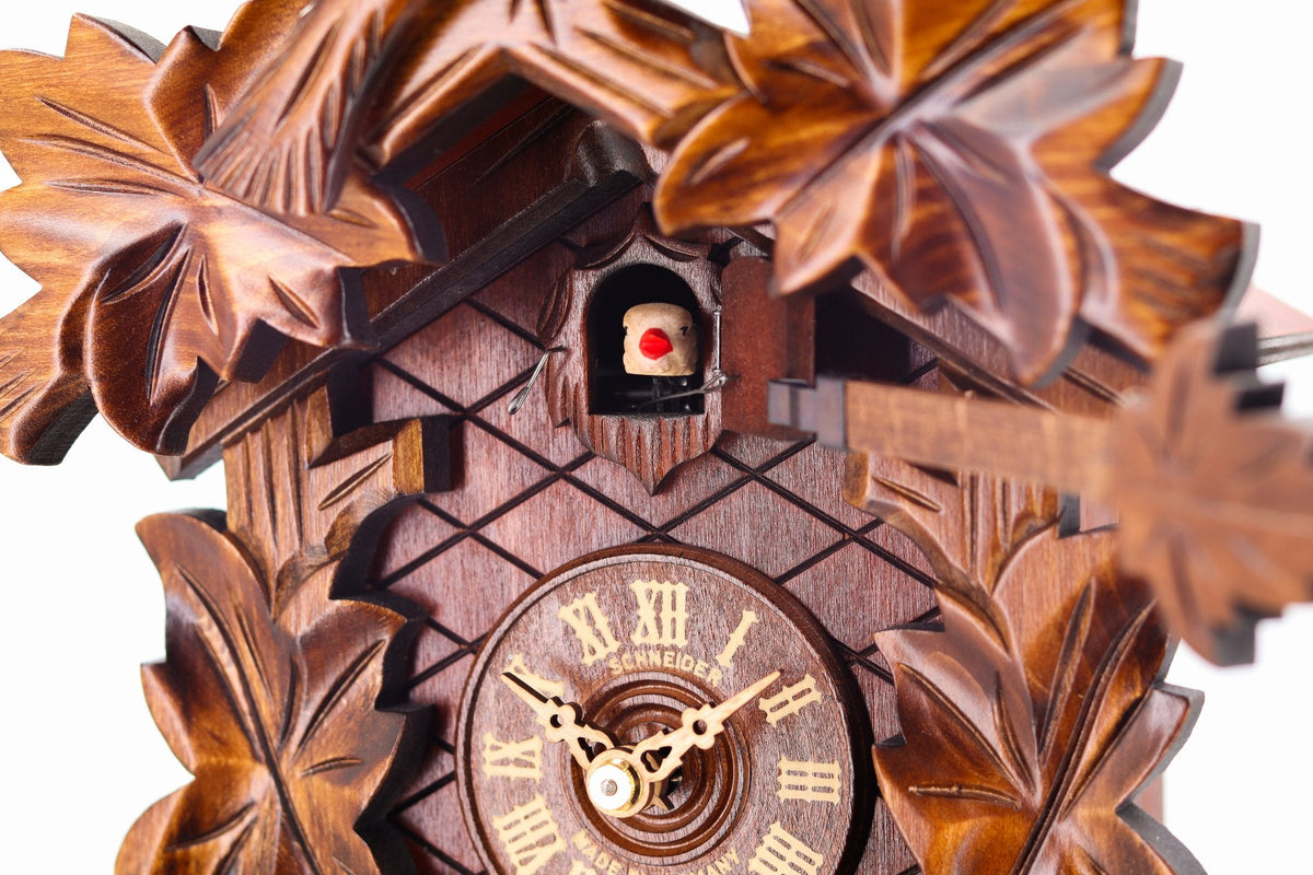 Anton Schneider 8T 90/9 Avis Vinea cuckoo clock, additional view