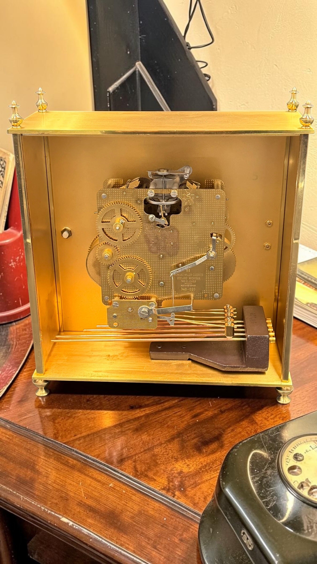 Howard Miller Brass & Glass Mantel Clock – Westminster Chime – 1986 Vintage
