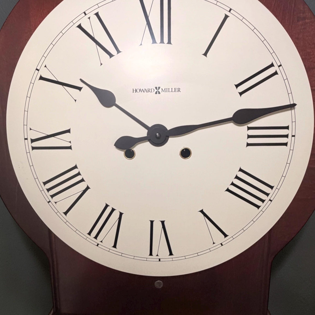 Howard Miller Lawyer Wall Clock – NOS Hermle Bim-Bam Calendar Movement – detail view 7
