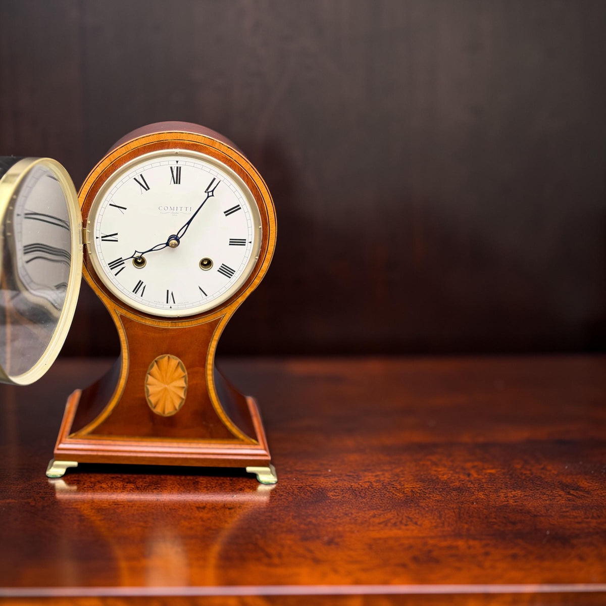 Comitti of London Mahogany Mantel Clock – Balloon Clock – detail view 3