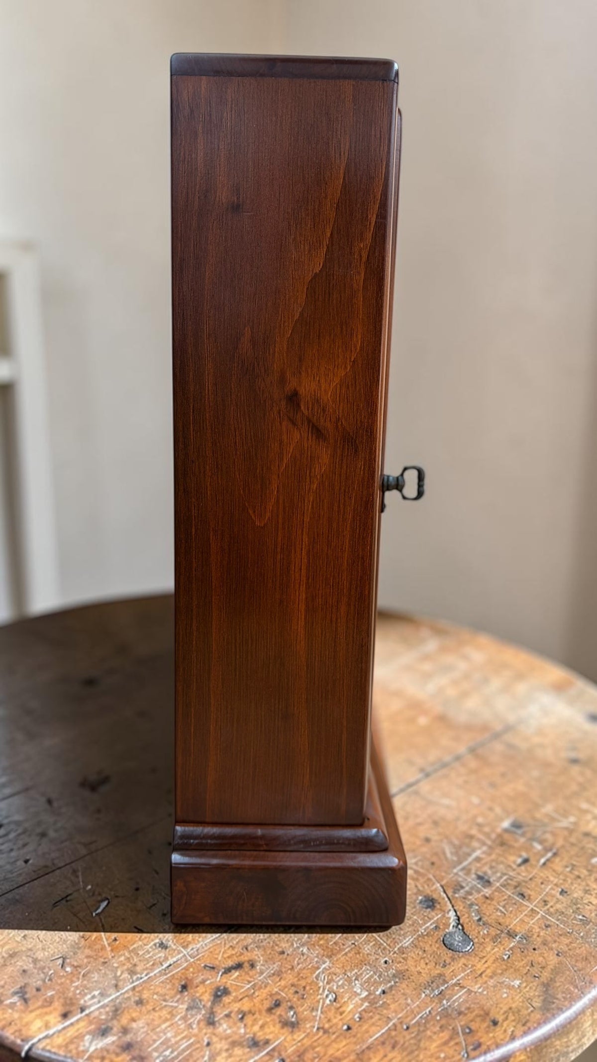 Antique New England Clock Co. Pine Shelf Clock – Time-Only – detail view 9