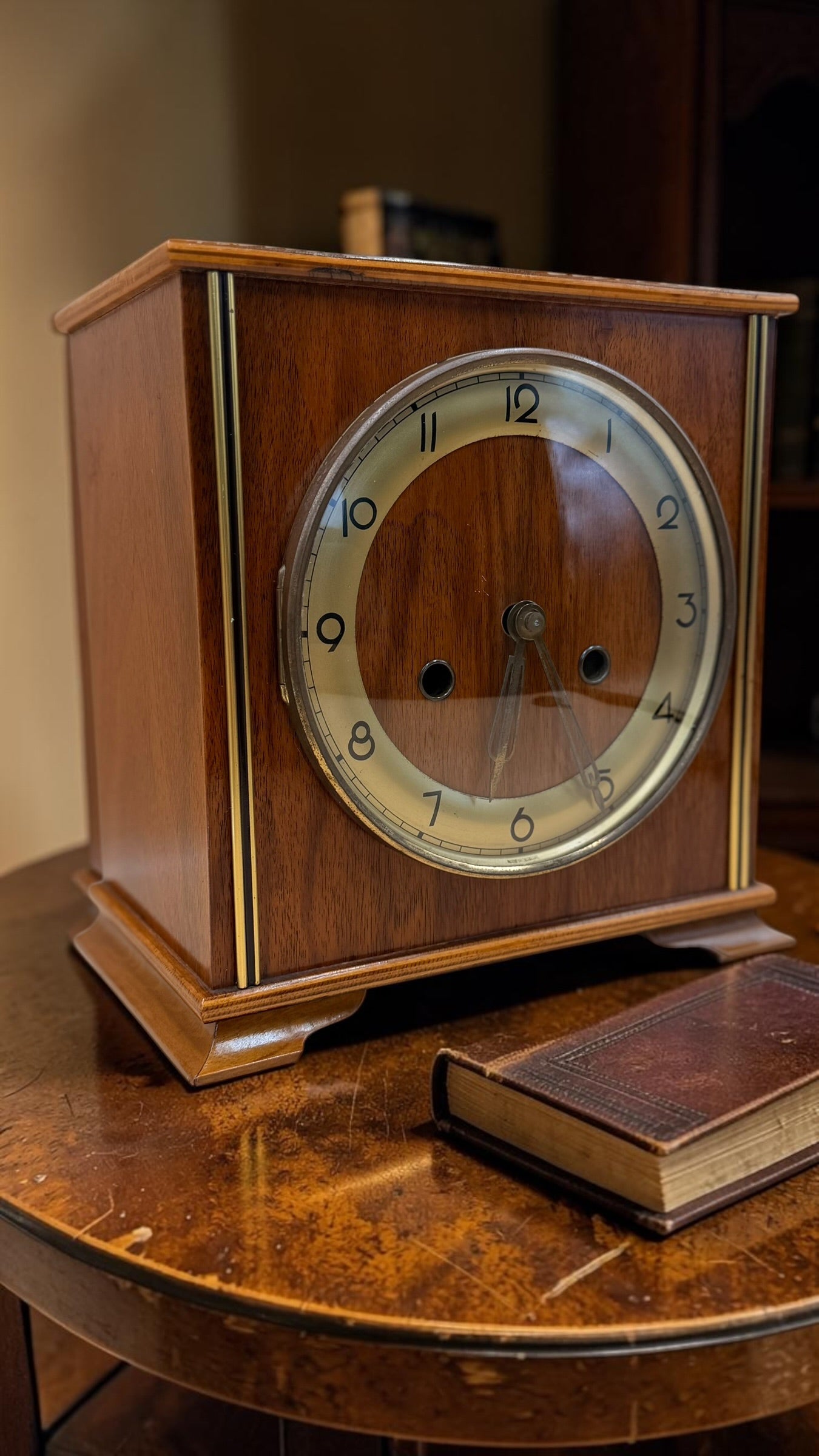BADUFA German Walnut Mantel Clock – detail image 5