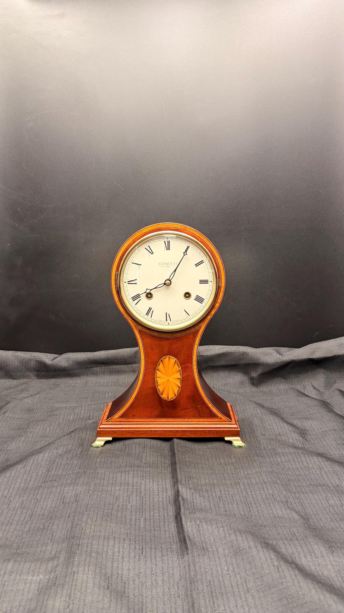 Comitti of London Mahogany Mantel Clock – Balloon Clock – detail view 2