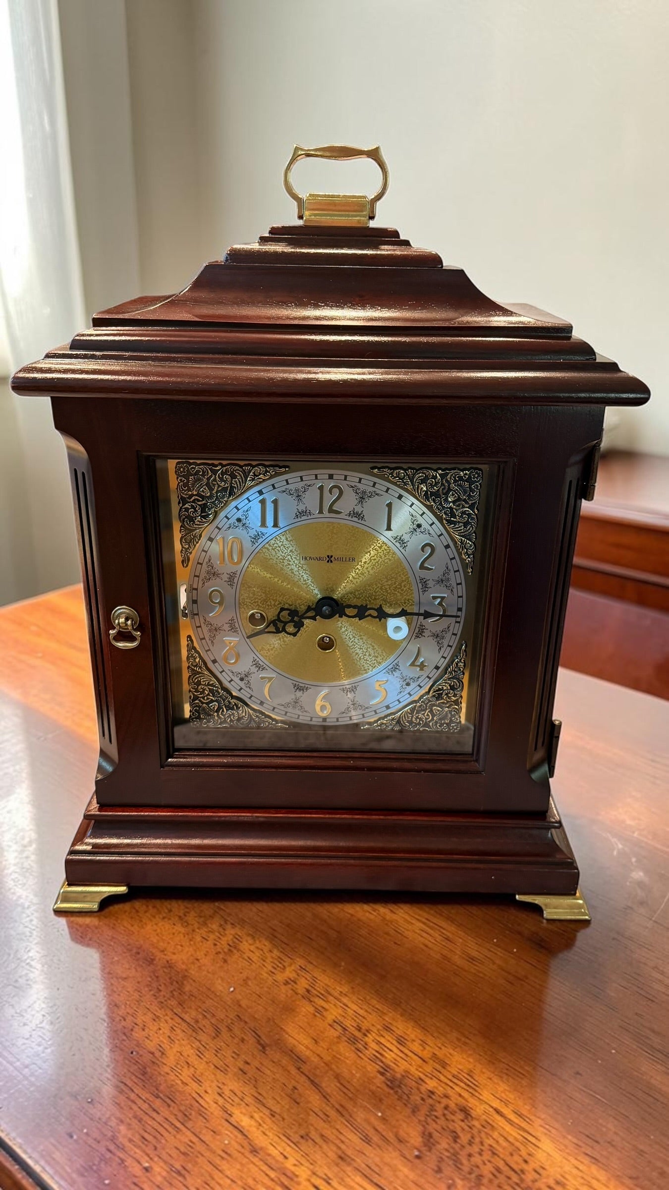 Howard Miller Edinburgh 612-300 Bracket Mantel Clock New Old Stock Westminster Chime Hermle Movement