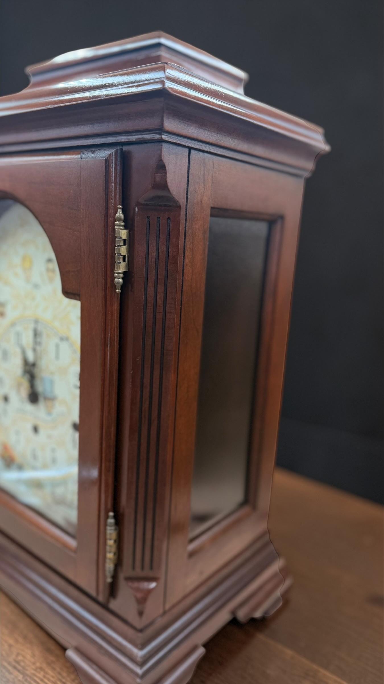 Ridgeway Norman Rockwell Family Tree Mantel Clock – detail image 9