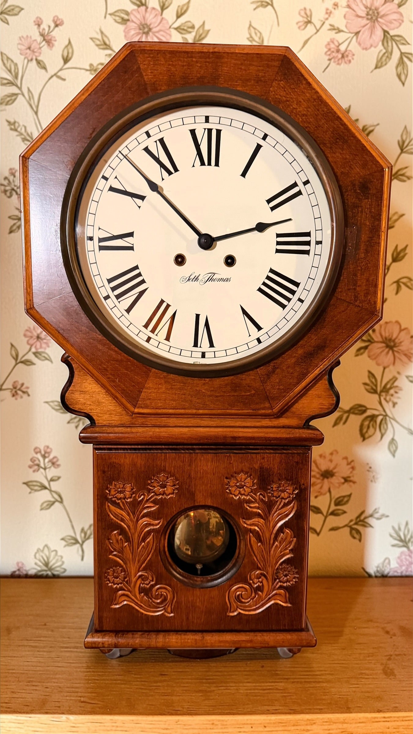 Seth Thomas Octagon Wall Clock – detail image 8