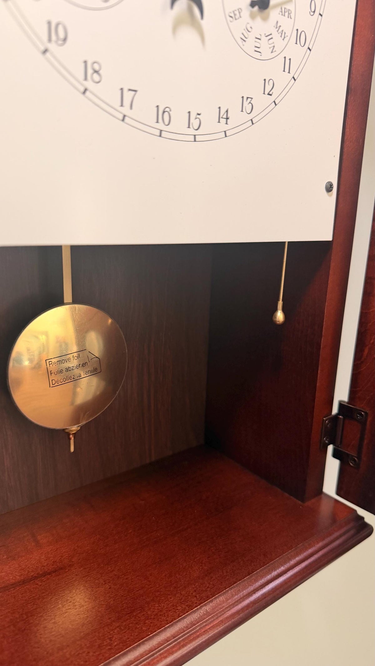 Howard Miller Lawyer Wall Clock – NOS Hermle Bim-Bam Calendar Movement – detail view 9
