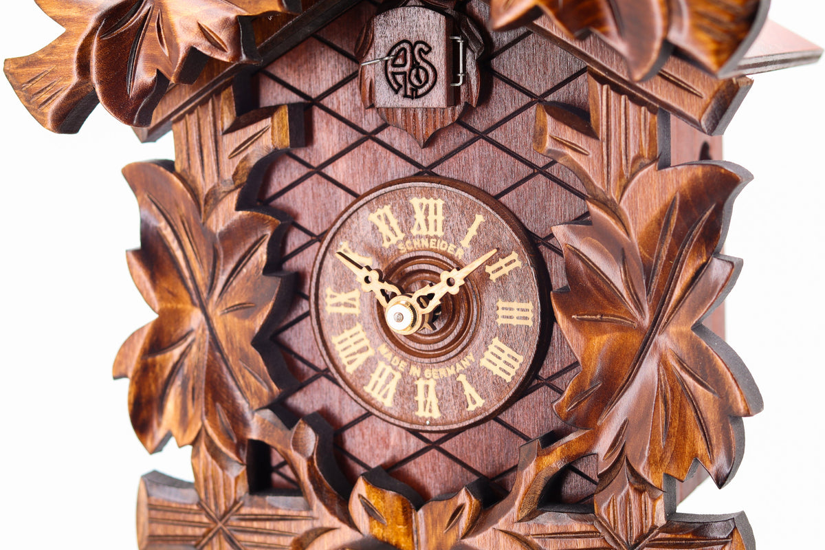 Anton Schneider 8T 90/9 Avis Vinea cuckoo clock, additional view