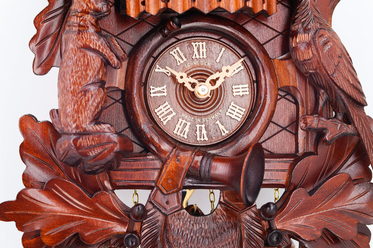 Anton Schneider 8TMT 275/9 Cervus Regalis cuckoo clock, detail view