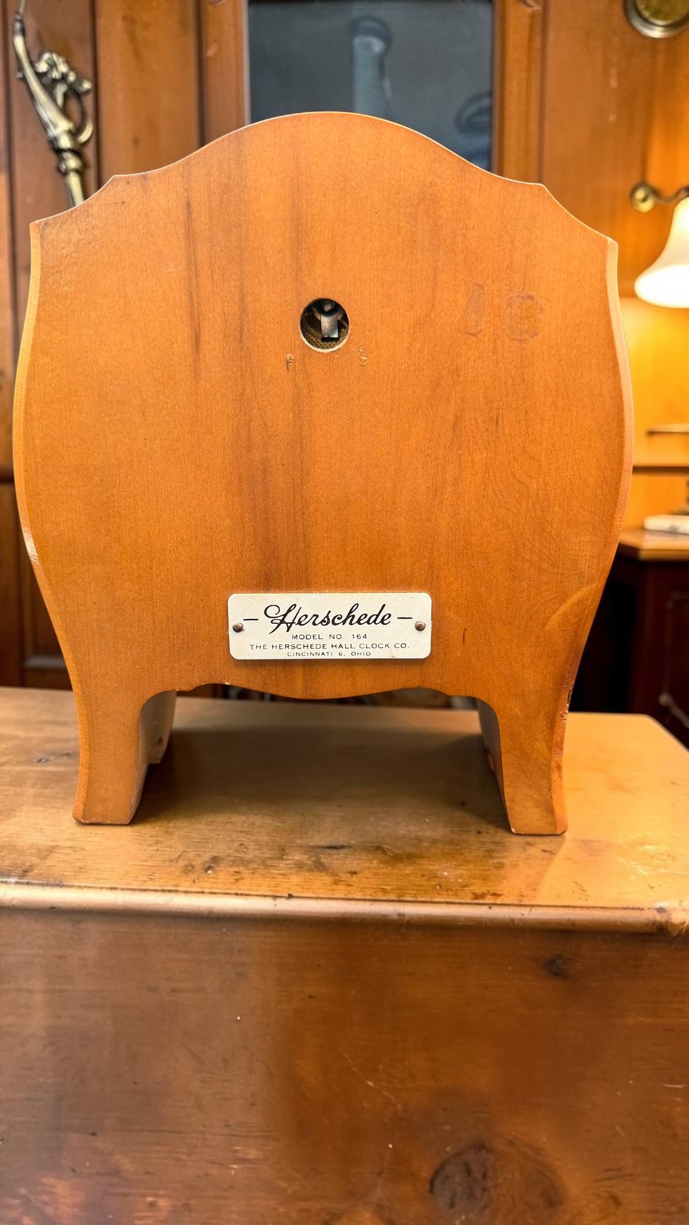 Vintage Herschede Model 164 Mechanical Table Clock – German Time-Only Movement