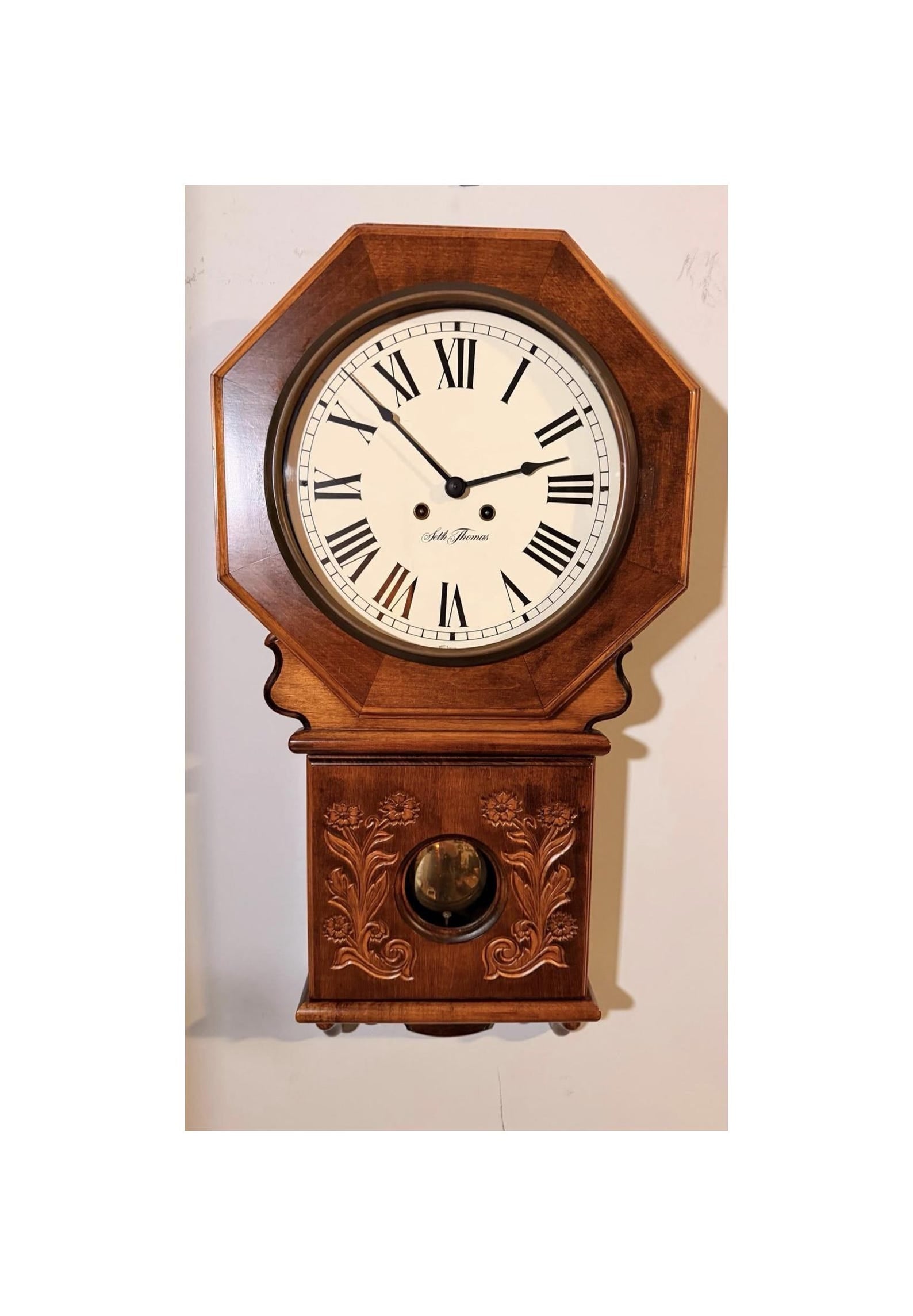 Seth Thomas Octagon Wall Clock – detail image 9