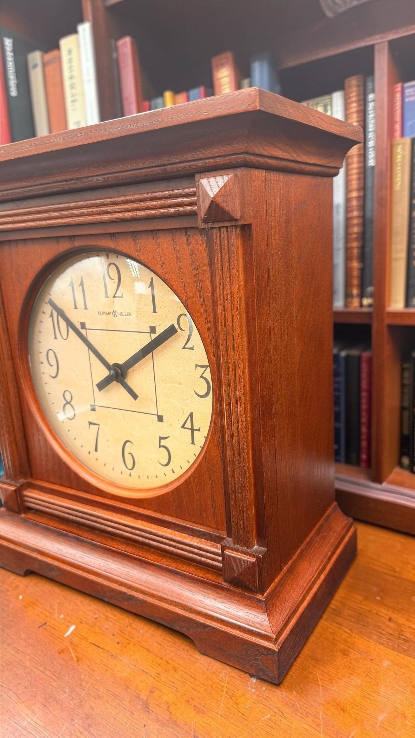 Howard Miller Mantel Clock – Dual Chime Solid Wood Case – detail image 4