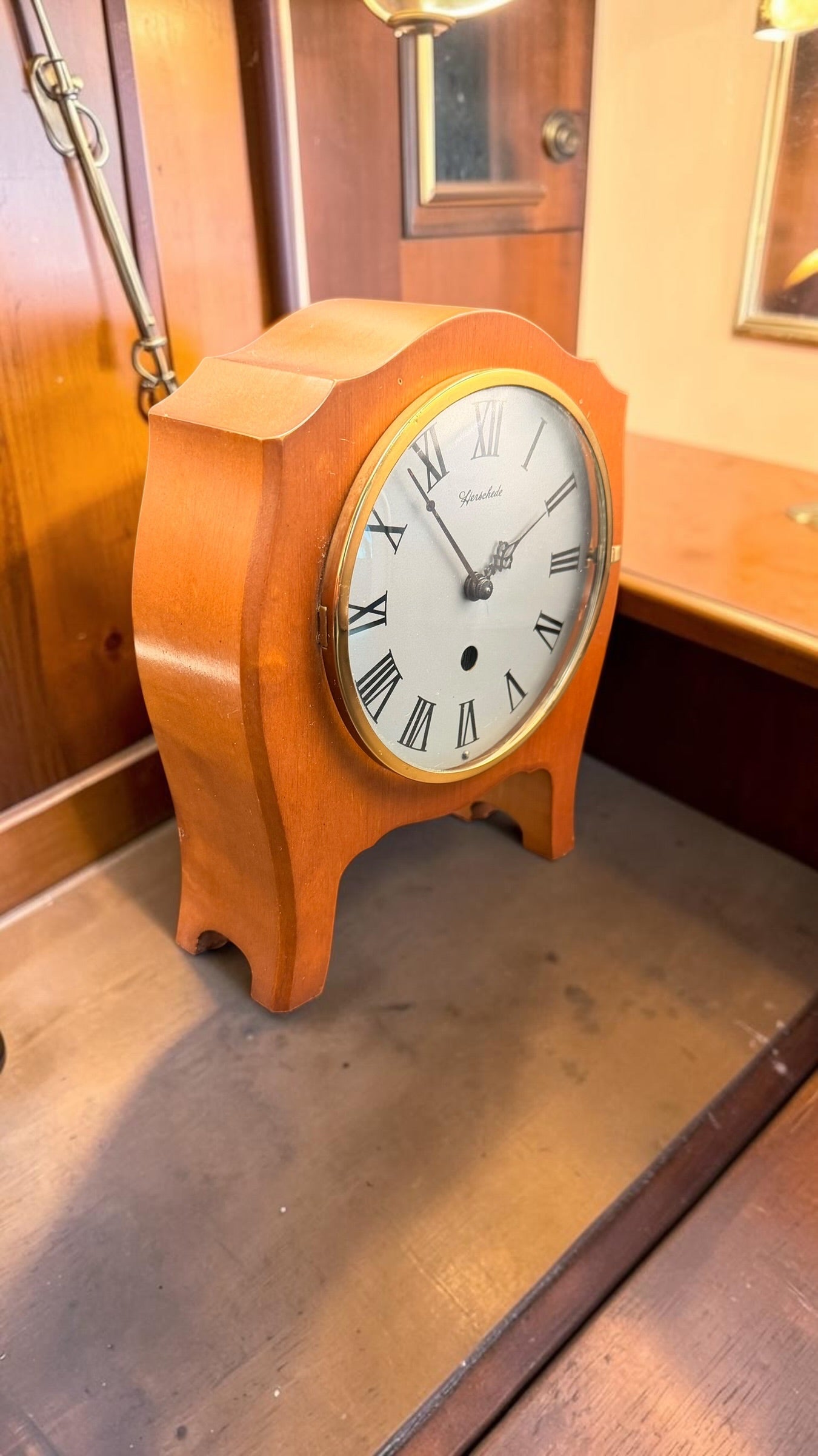 Vintage Herschede Model 164 Mechanical Table Clock – German Time-Only Movement