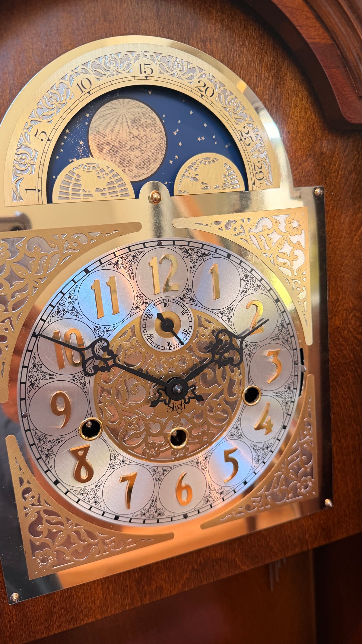 Sligh Legacy Series Triple-Chime Wall Clock Moon Dial Hermle 1051-030 – detail view 20