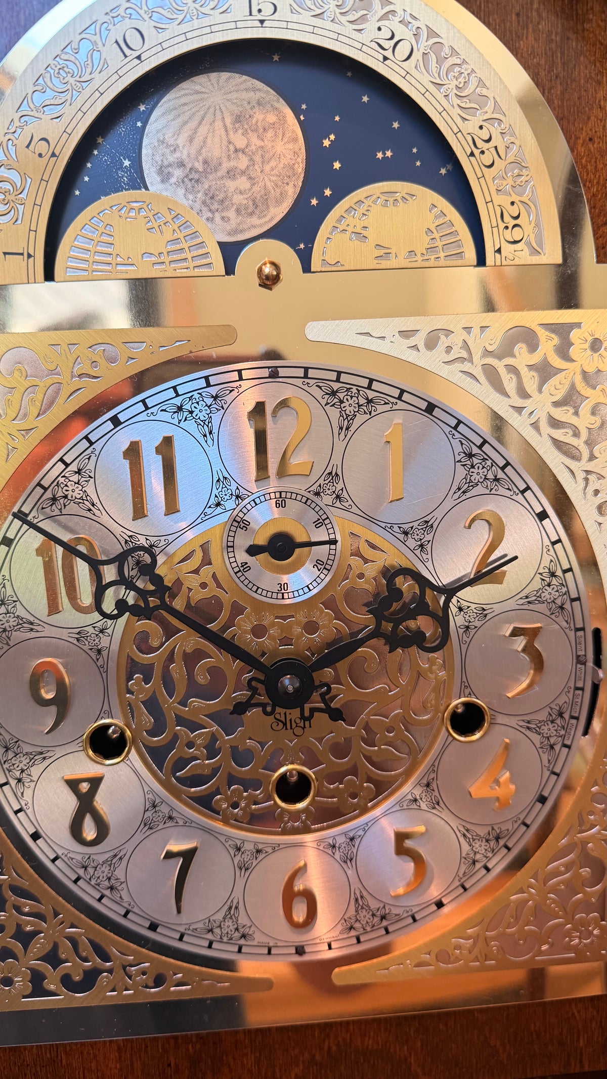 Sligh Legacy Series Triple-Chime Wall Clock Moon Dial Hermle 1051-030 – detail view 17