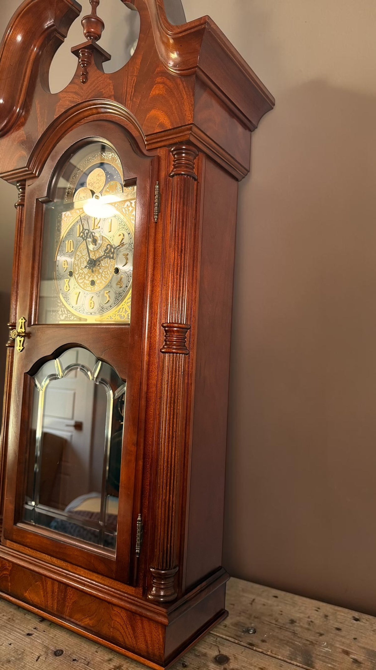 Sligh Legacy Series Triple-Chime Wall Clock Moon Dial Hermle 1051-030 – detail view 7