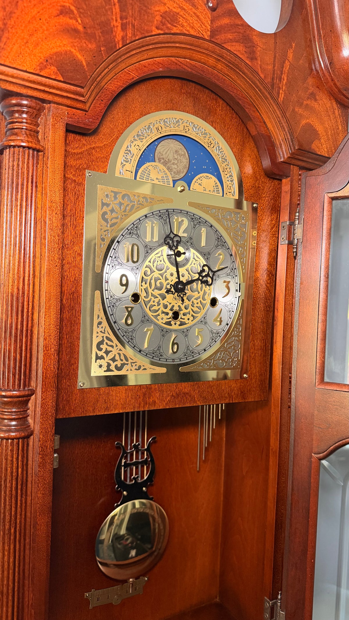Sligh Legacy Series Triple-Chime Wall Clock Moon Dial Hermle 1051-030 – detail view 13