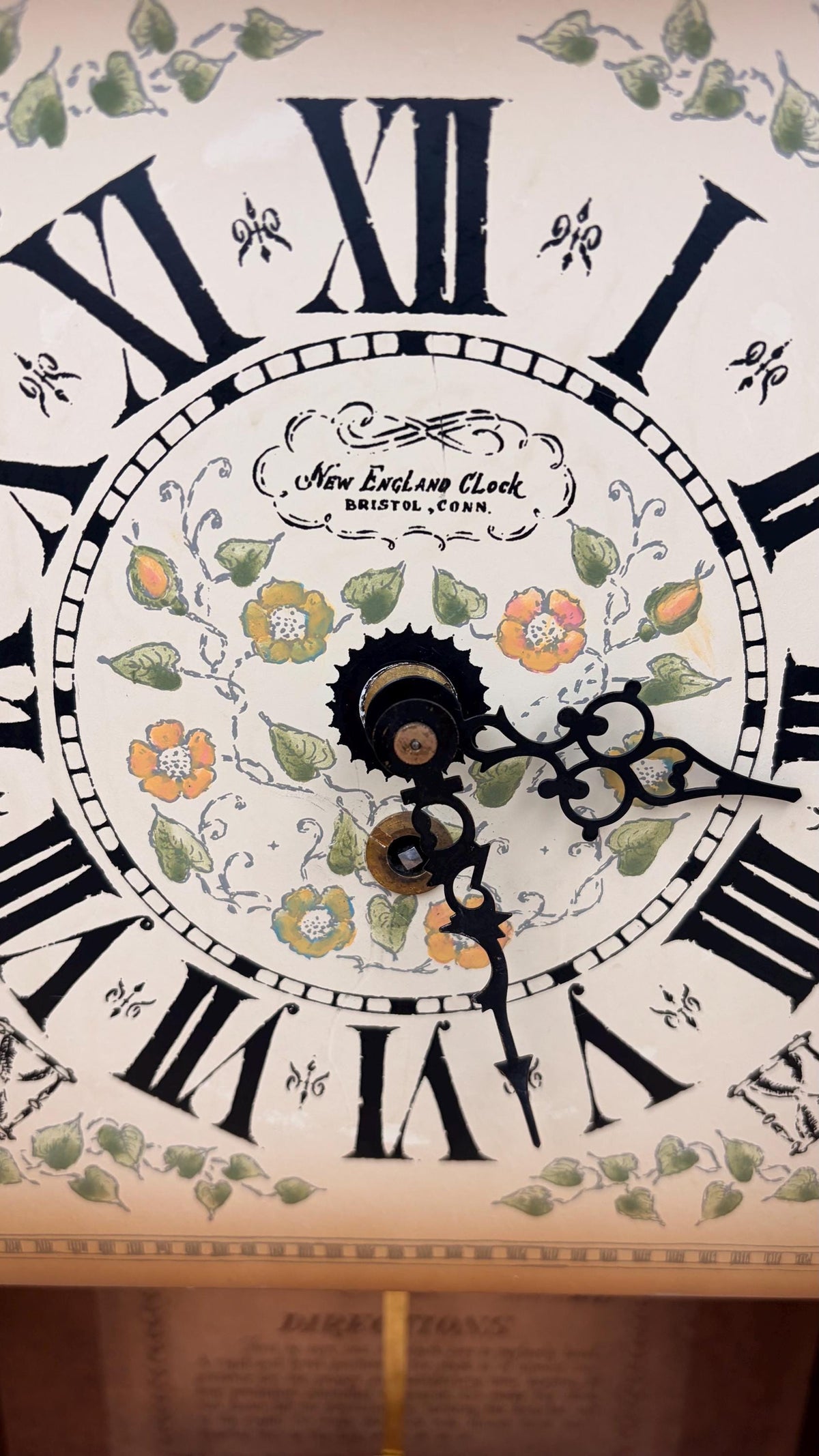 Antique New England Clock Co. Pine Shelf Clock – Time-Only – detail view 4