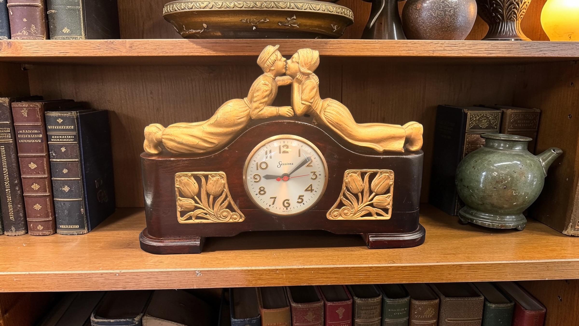Sessions Kissing Couple Mantel Clock – Art Deco Figural Cottage Clock