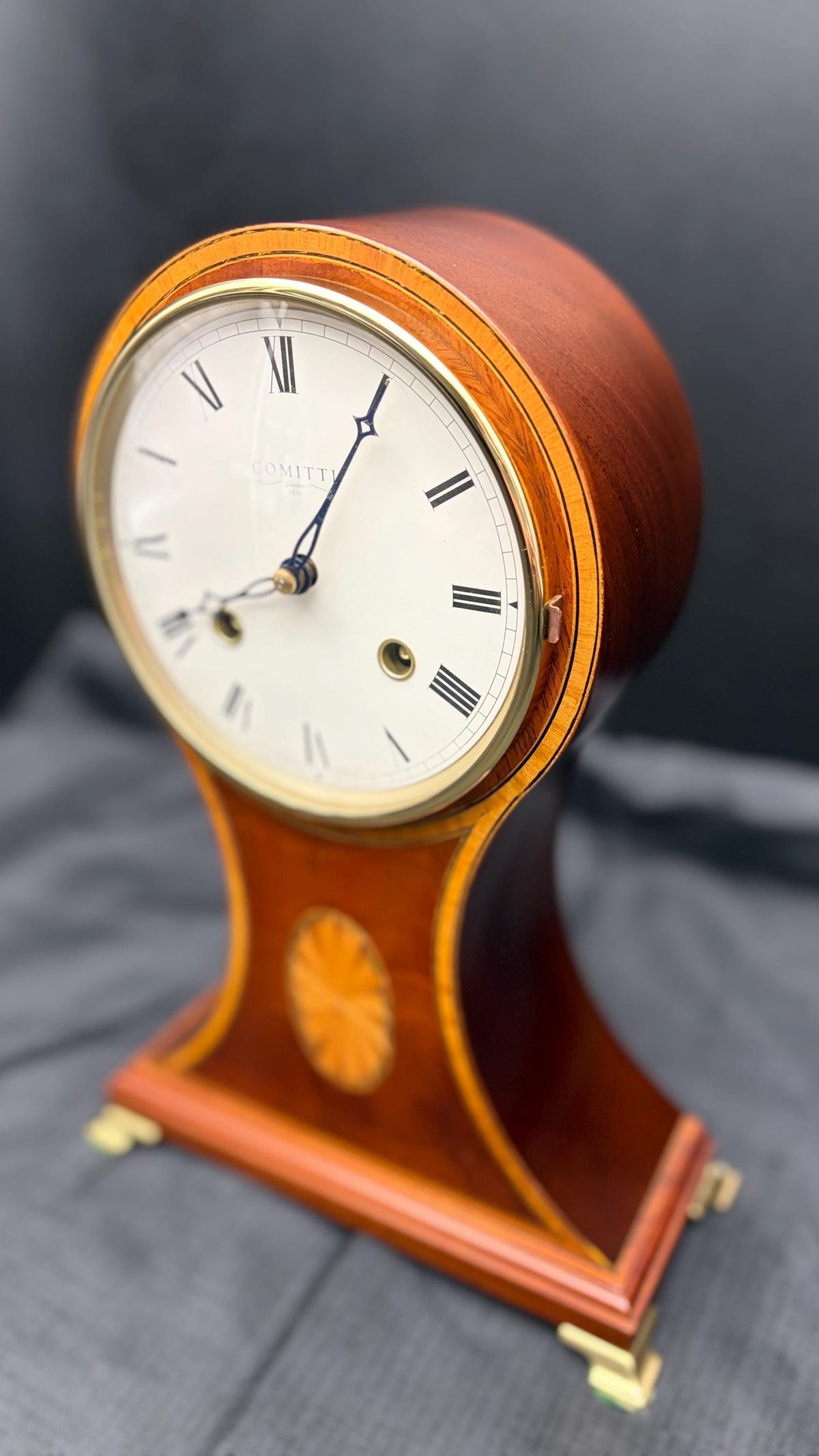 Comitti of London Mahogany Mantel Clock – Balloon Clock – detail view 7