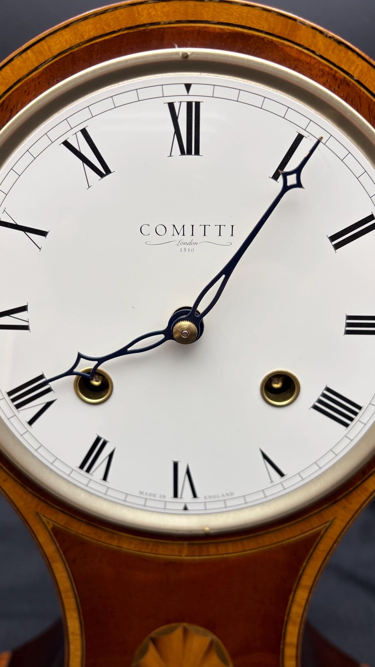 Comitti of London Mahogany Mantel Clock – Balloon Clock – detail view 6
