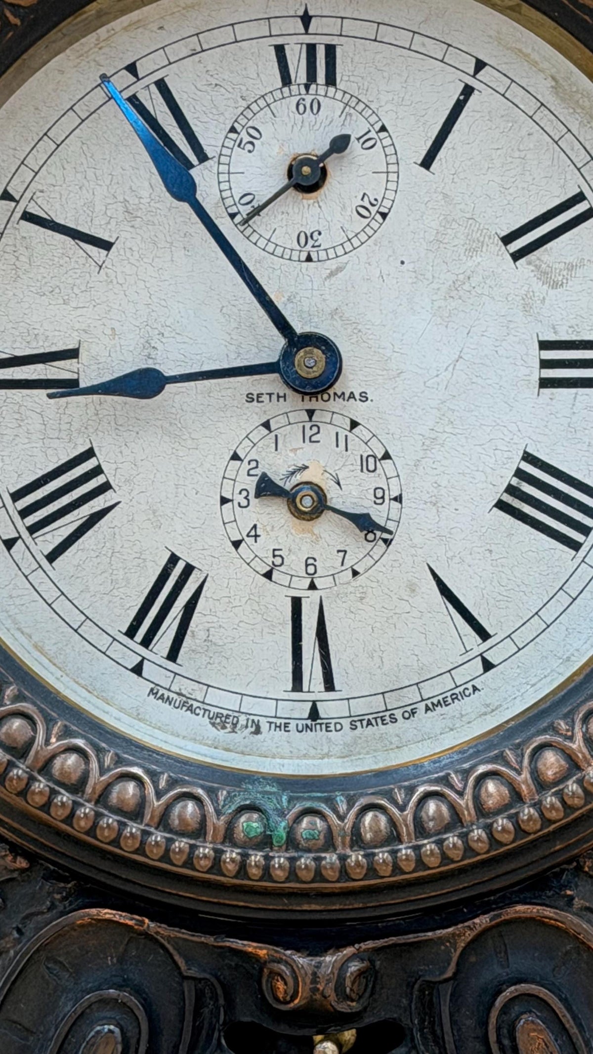 Seth Thomas Cast Metal Alarm Clock – alternate dial detail