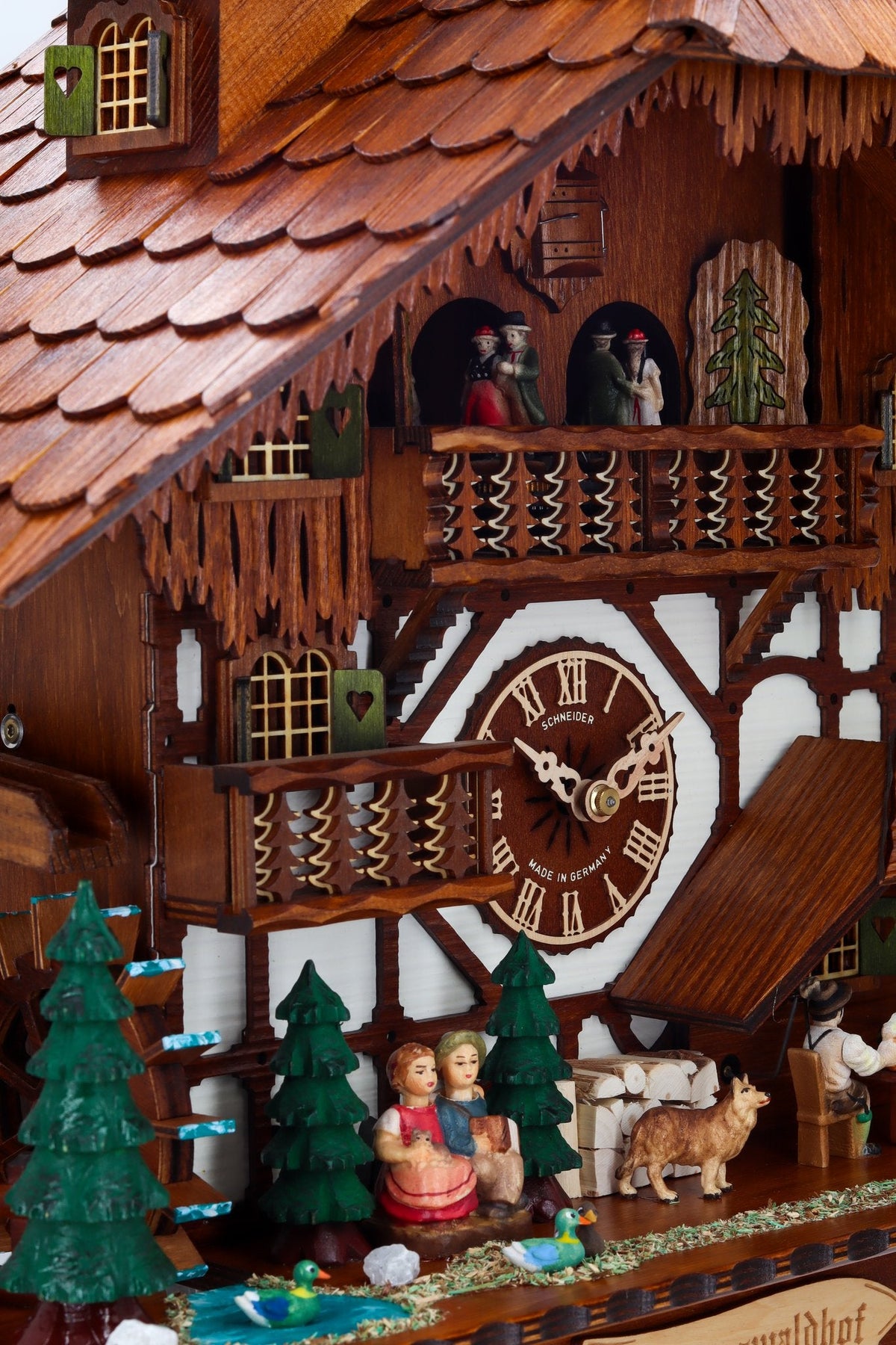 Anton Schneider 8TMT 1565/9 Black Forest Farm cuckoo clock, detail view