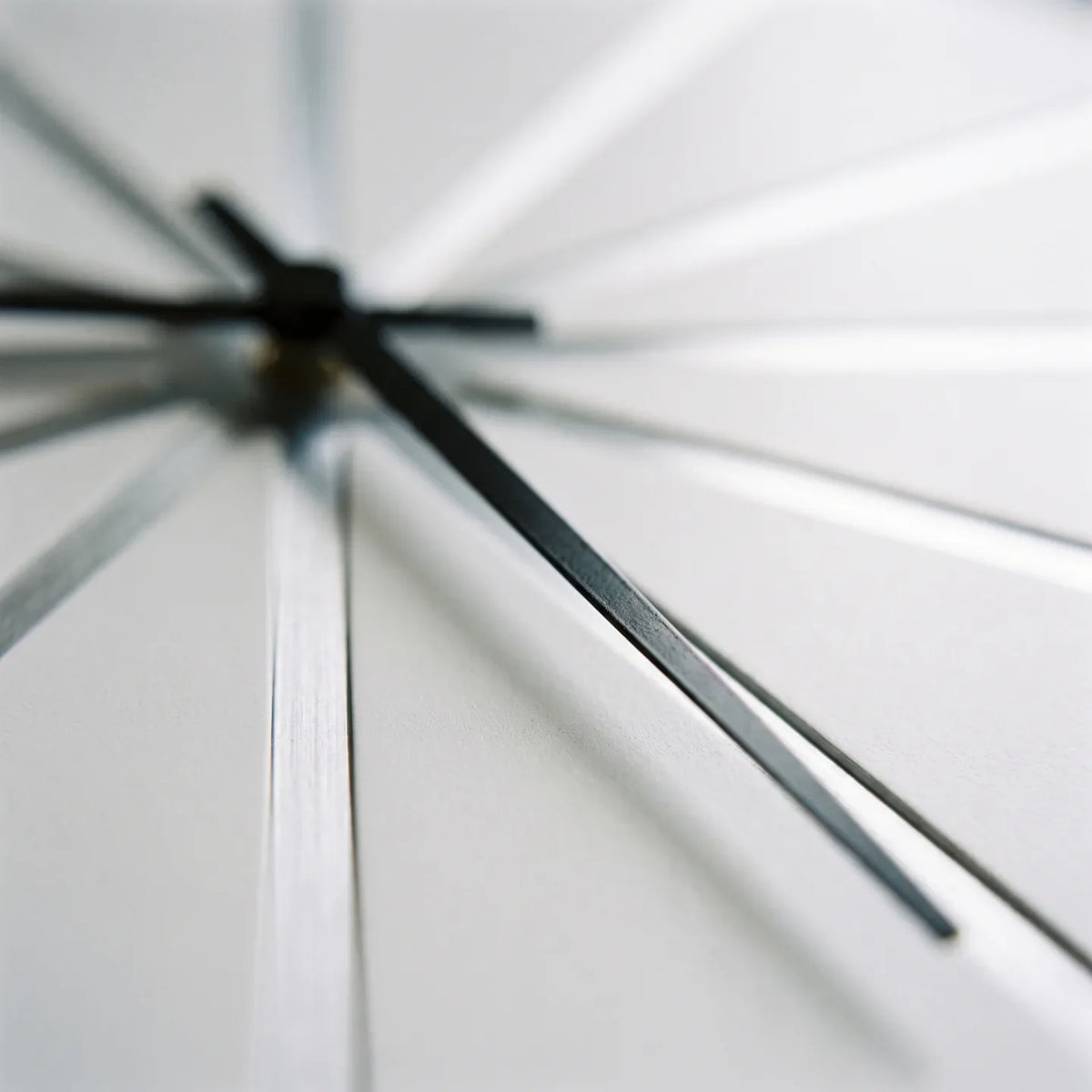 Howard Miller Zander Wall Clock 625616 - manufacturer view 4