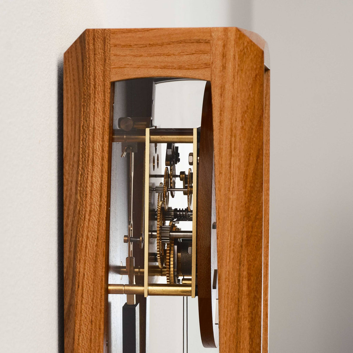 Comitti The Froxfield Wall Clock – Elm – craftsmanship detail 2