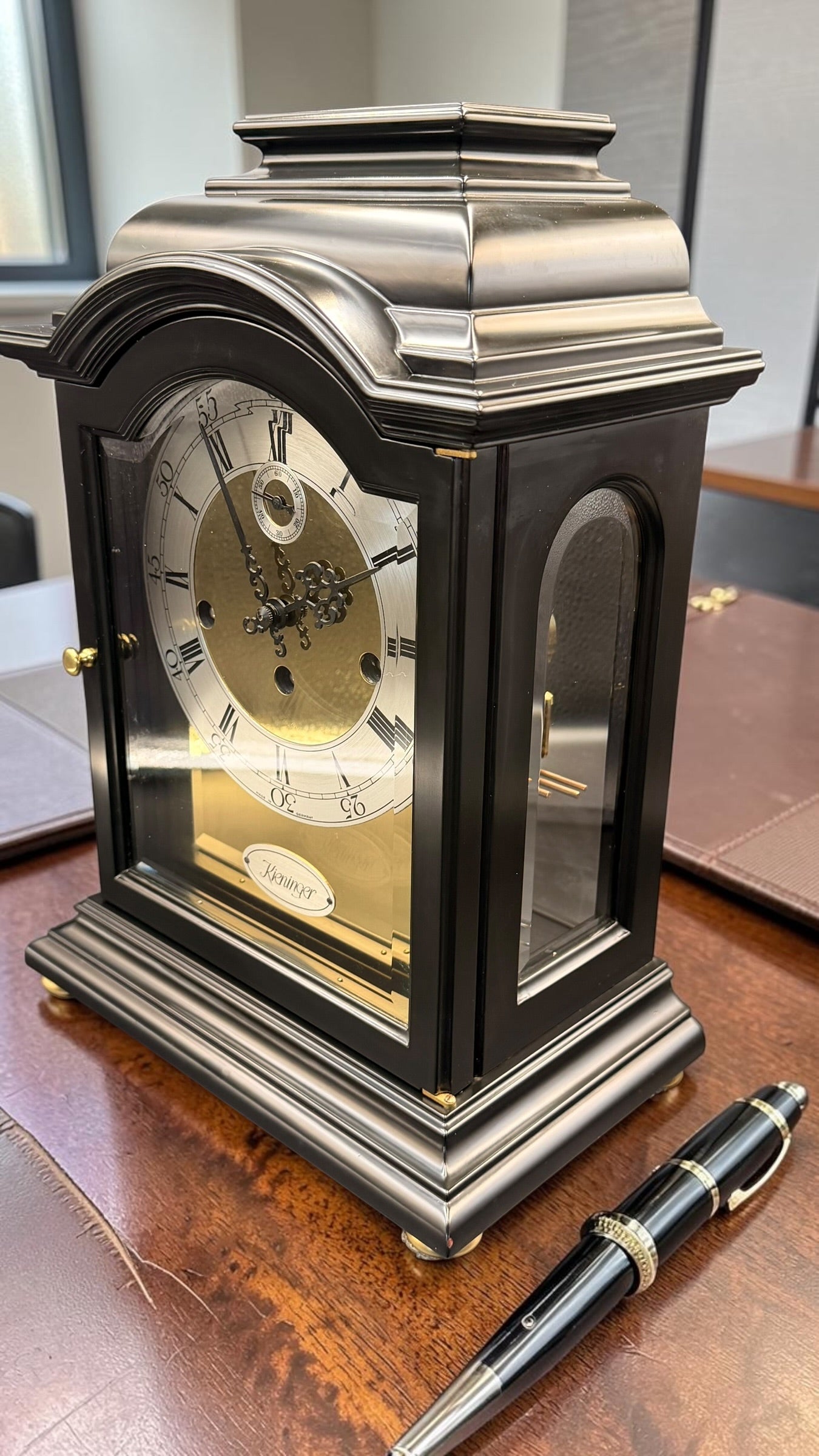 Luxury Kieninger Triple Chime Mantel Clock – German 9 Jewel Mechanical Movement – Black Bracket Case