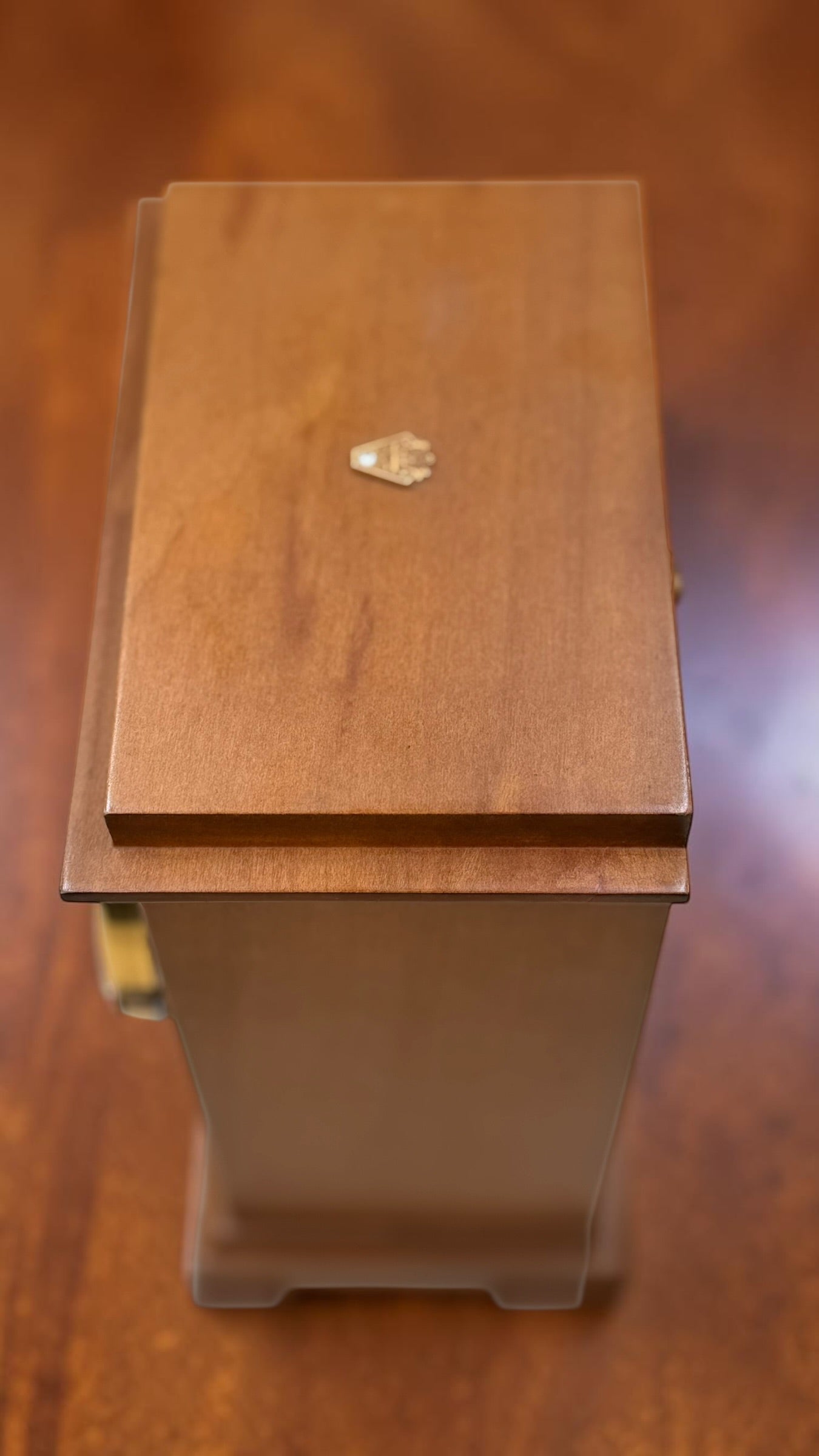 Vintage Kienzle Quartz Mantel Clock – Walnut Case, Bell Strike