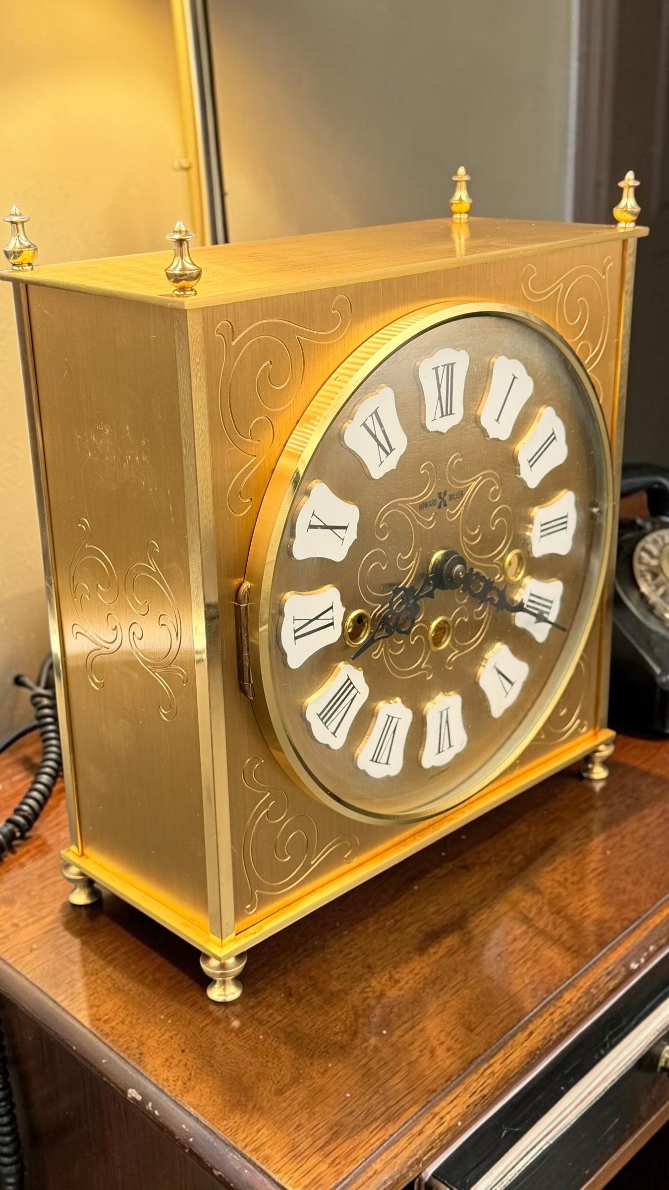 Howard Miller Brass & Glass Mantel Clock – Westminster Chime – 1986 Vintage
