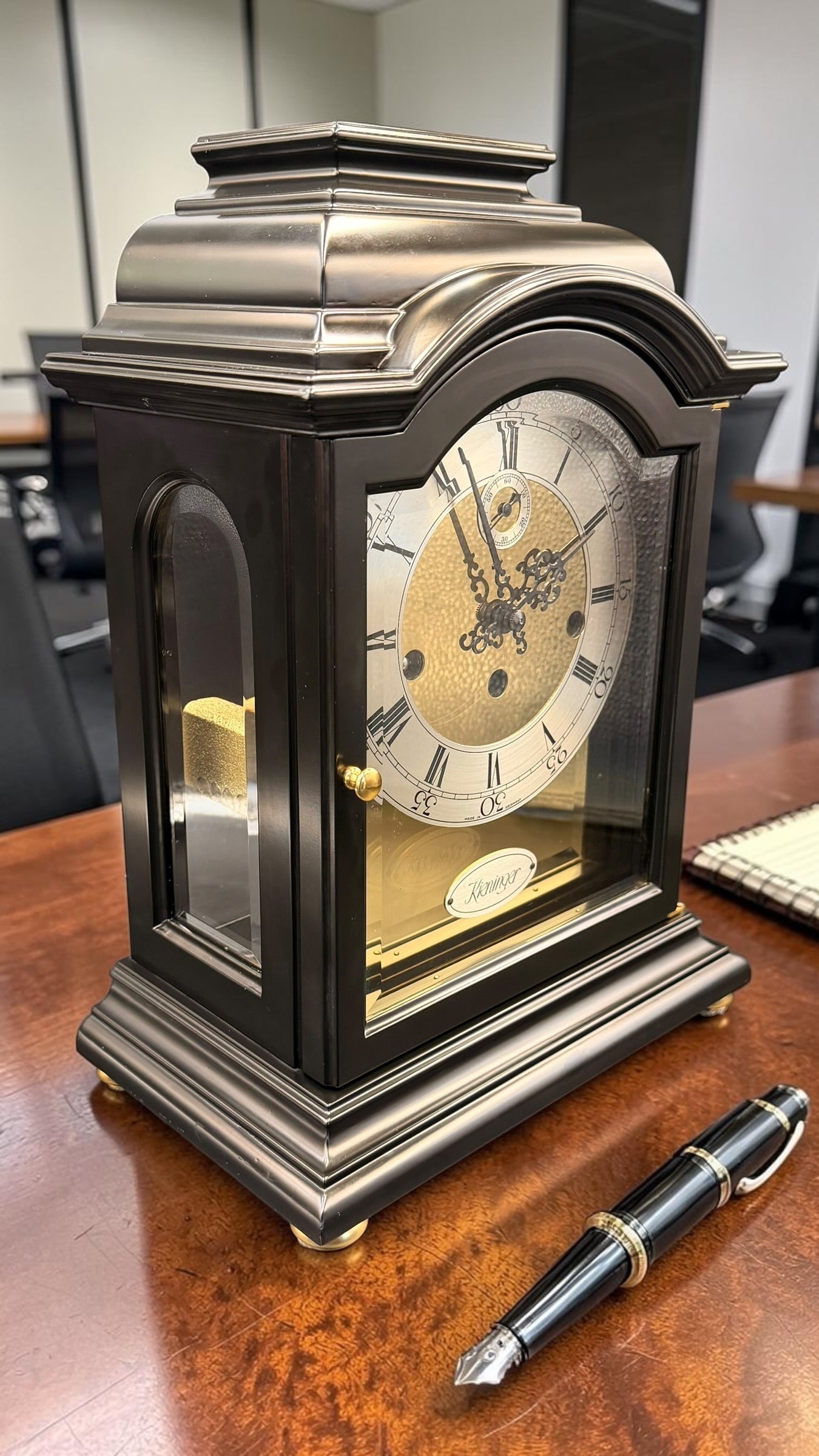 Luxury Kieninger Triple Chime Mantel Clock – German 9 Jewel Mechanical Movement – Black Bracket Case