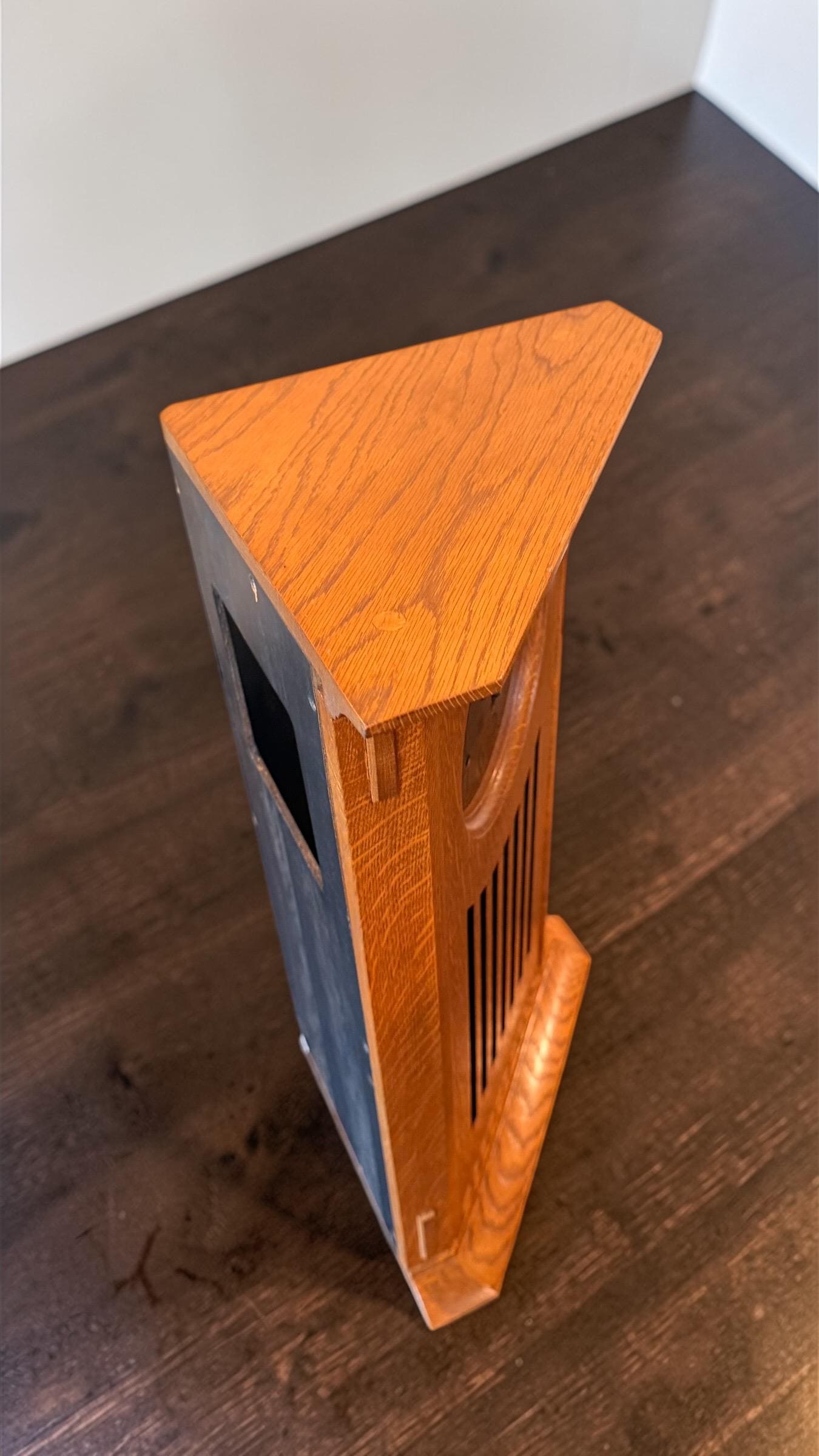 Stickley Oak Arts & Crafts Corner Clock – Rare Kieninger Mechanical Movement