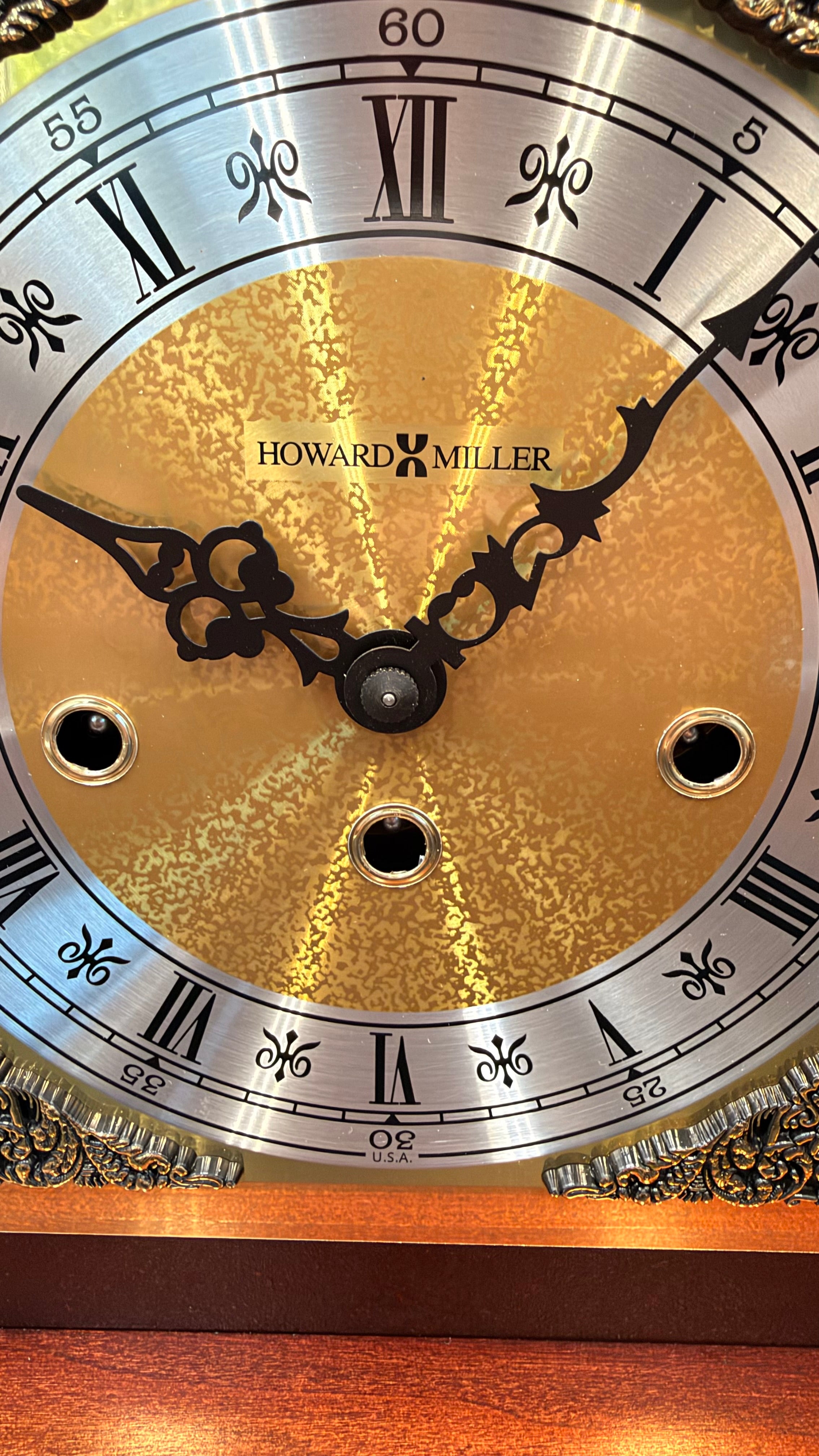 Howard Miller Graham Bracket Mantel Clock | German Kieninger 5-Jewel Westminster Chime