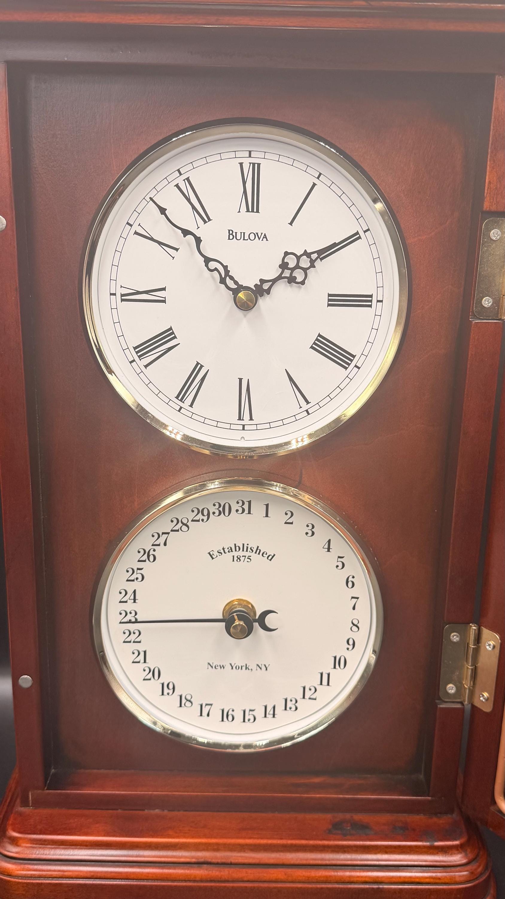 Bulova Cherry Wood Quartz Calendar Mantel Clock – detail image 5