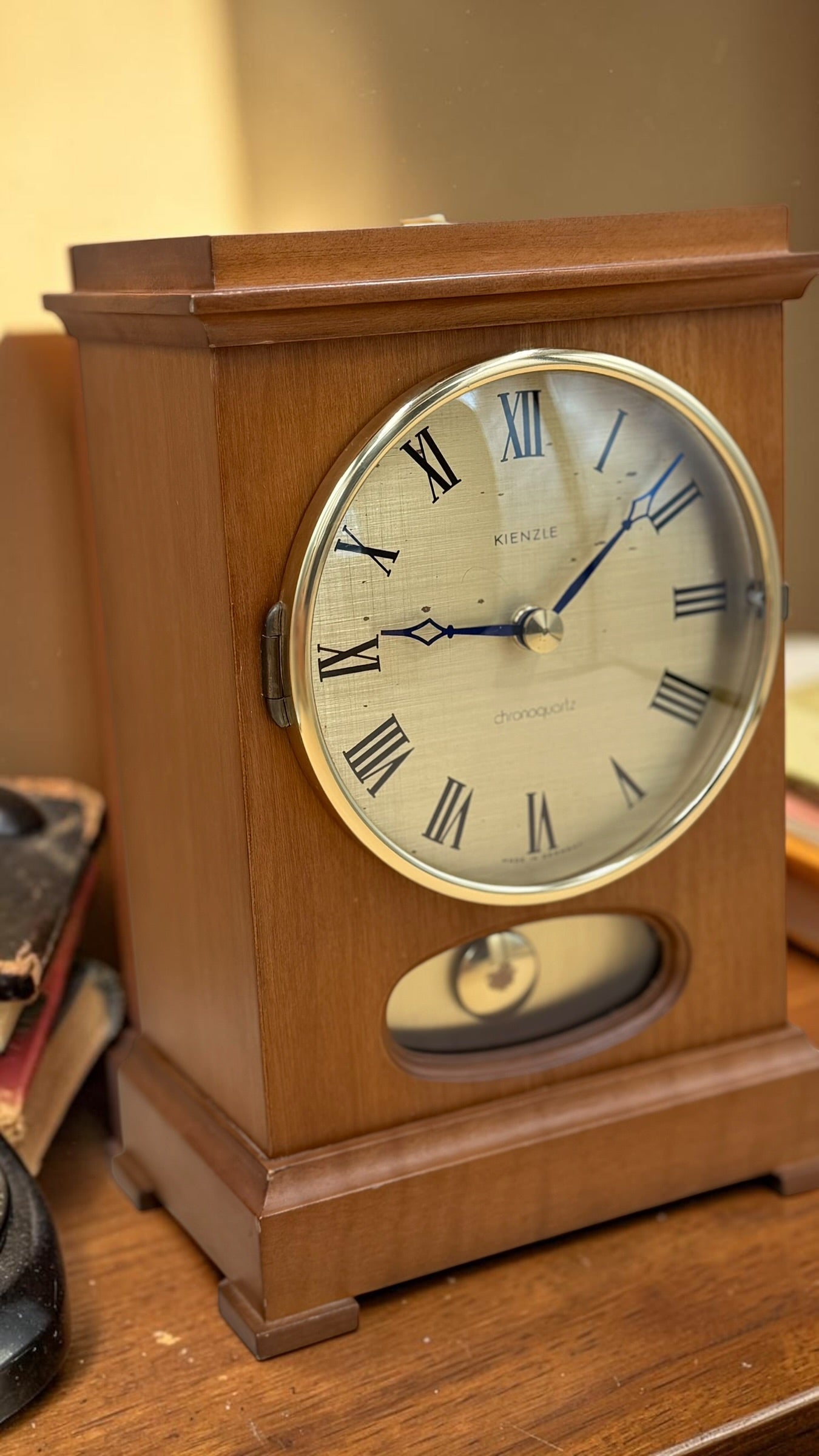 Vintage Kienzle Quartz Mantel Clock – Walnut Case, Bell Strike
