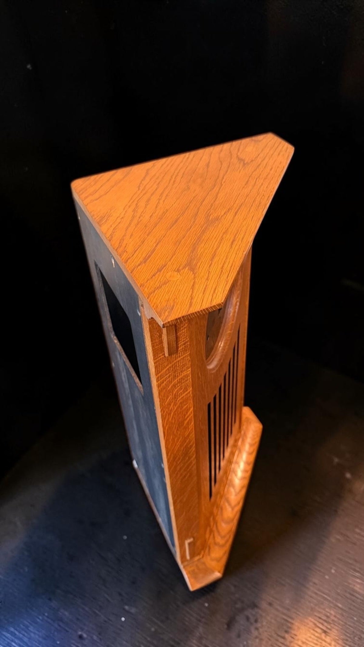 Stickley Oak Arts & Crafts Corner Clock – detail view 8