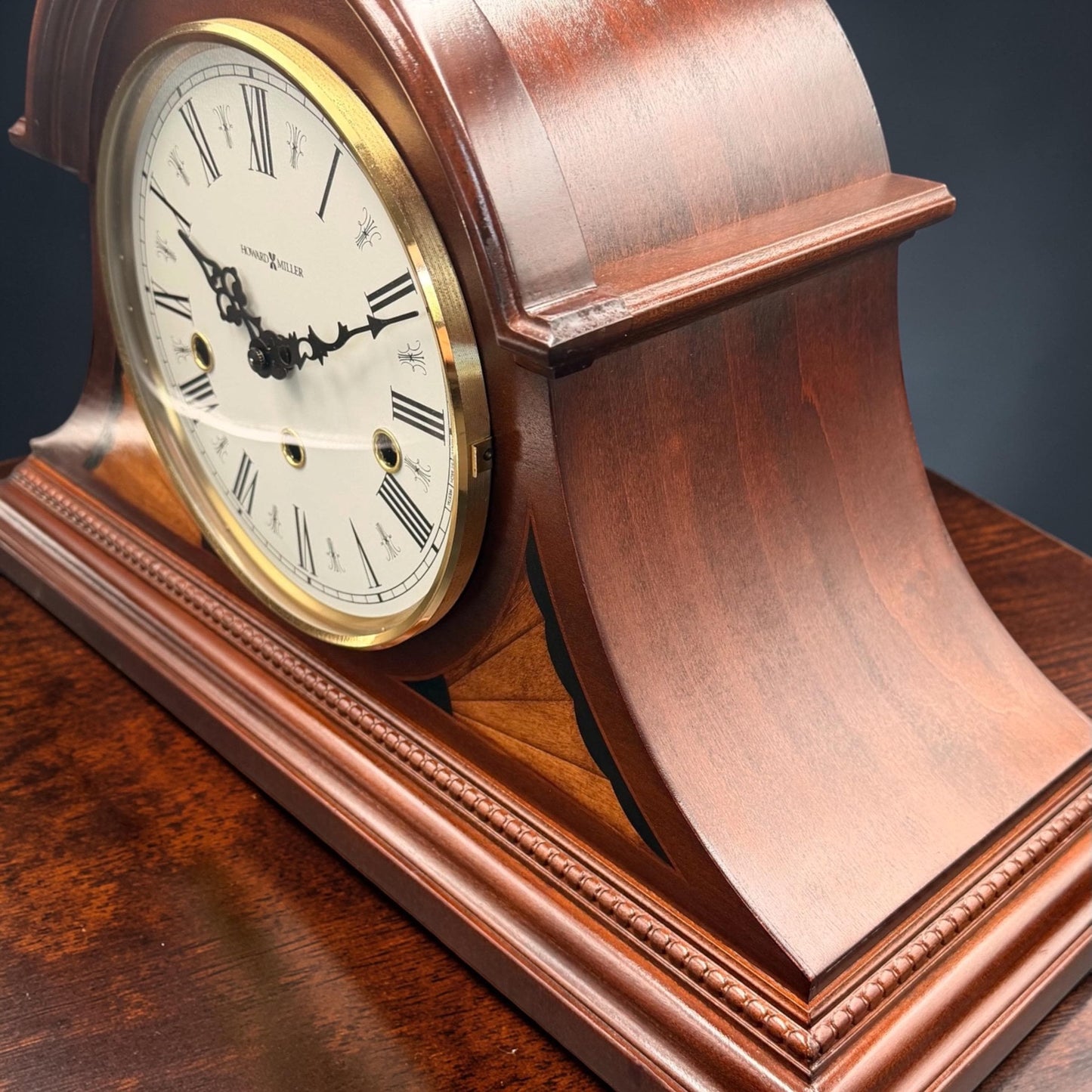 Howard Miller Downing Mantel Clock – Kieninger Triple Chime, Key Wound, Inlaid Wood Case