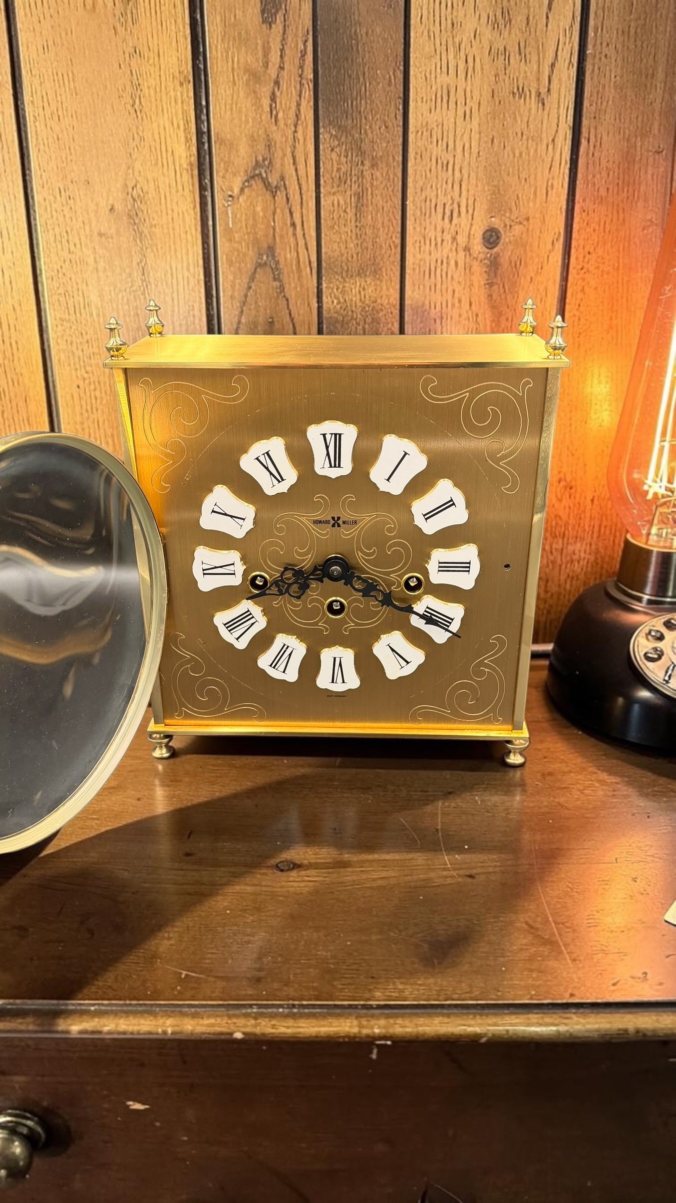 Howard Miller Brass & Glass Mantel Clock – Westminster Chime – 1986 Vintage