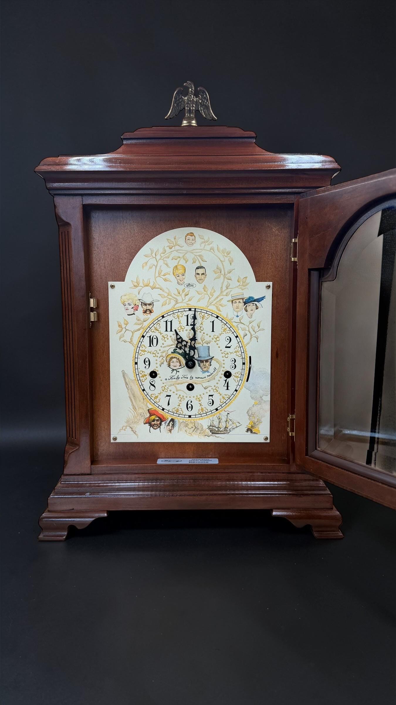 Ridgeway Norman Rockwell Family Tree Mantel Clock – detail image 4