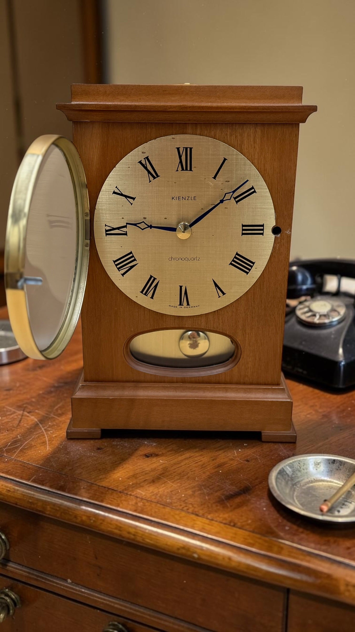 Kienzle Quartz Mantel Clock – Vintage Walnut Case Bell Strike