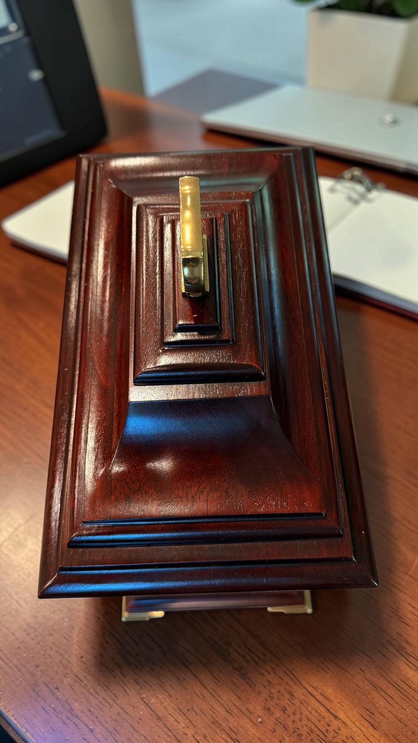 Howard Miller Edinburgh 612-300 Bracket Mantel Clock New Old Stock Westminster Chime Hermle Movement