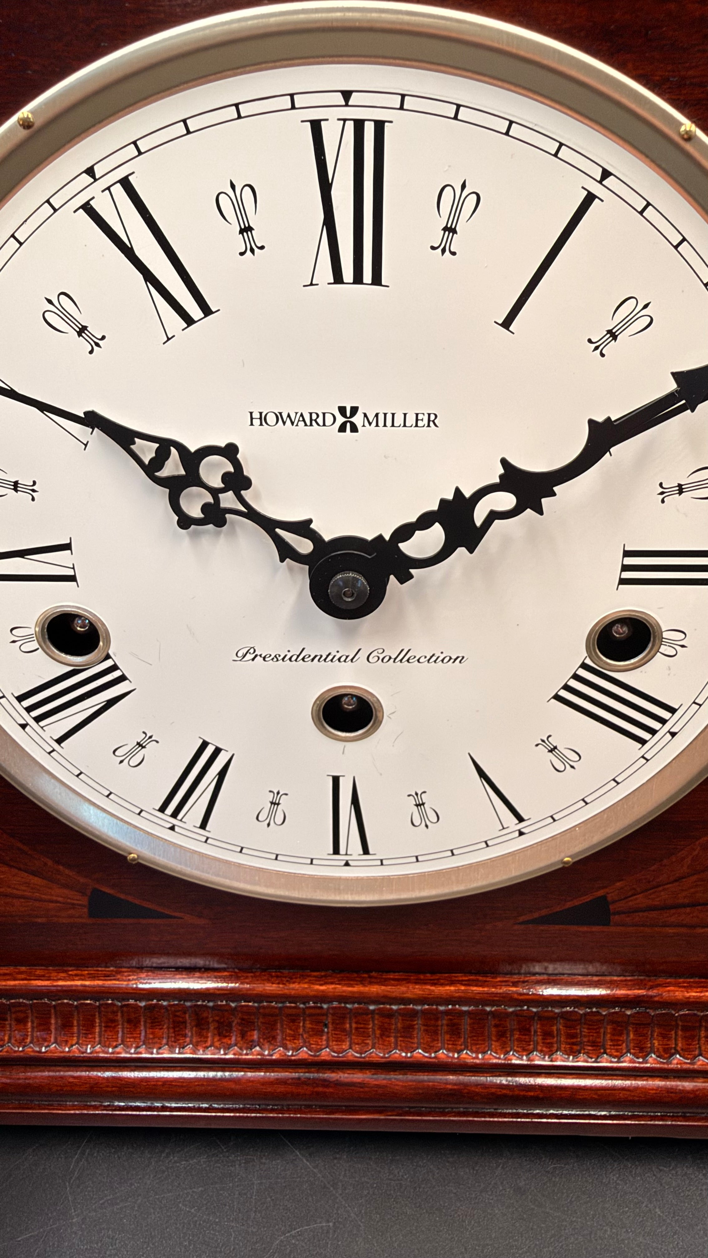 Howard Miller Livingston 630-128 Presidential Collection Triple Chime Mantel Clock