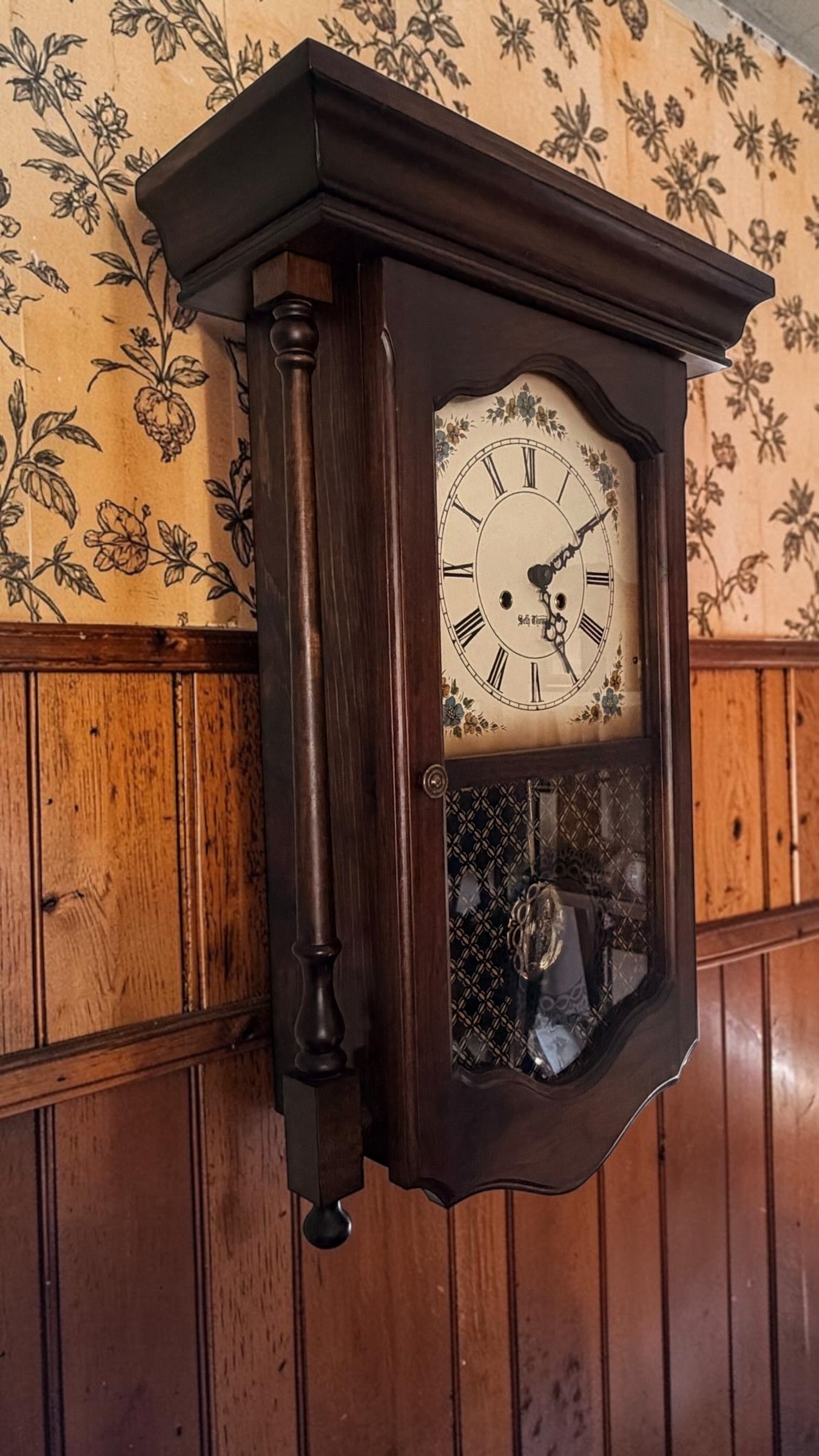 Seth Thomas Connecticut Valley 2726-000 Wall Clock – 1977 Pendulum Clock