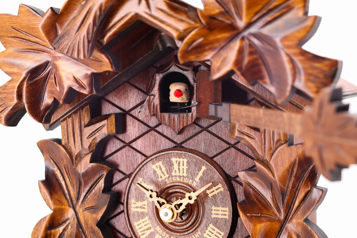 Anton Schneider 8T 90/9 Avis Vinea cuckoo clock, additional view