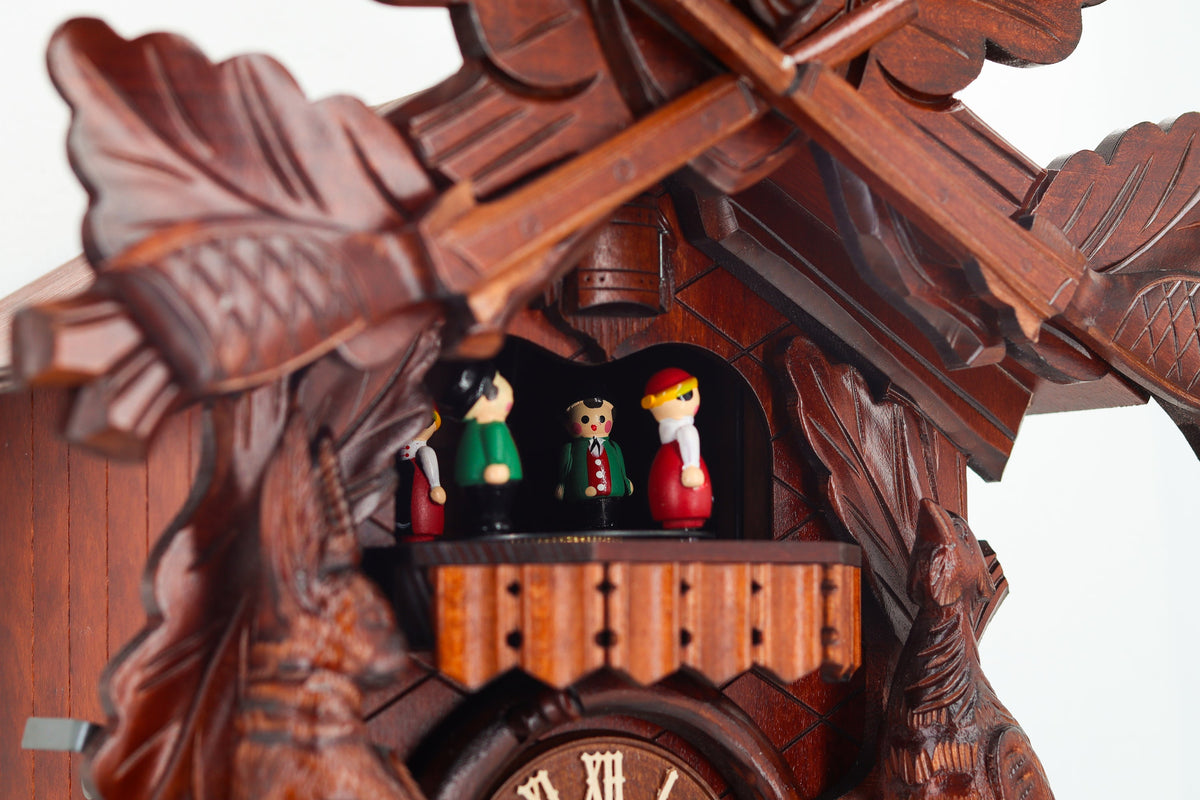 Anton Schneider 8TMT 275/9 Cervus Regalis cuckoo clock, detail view