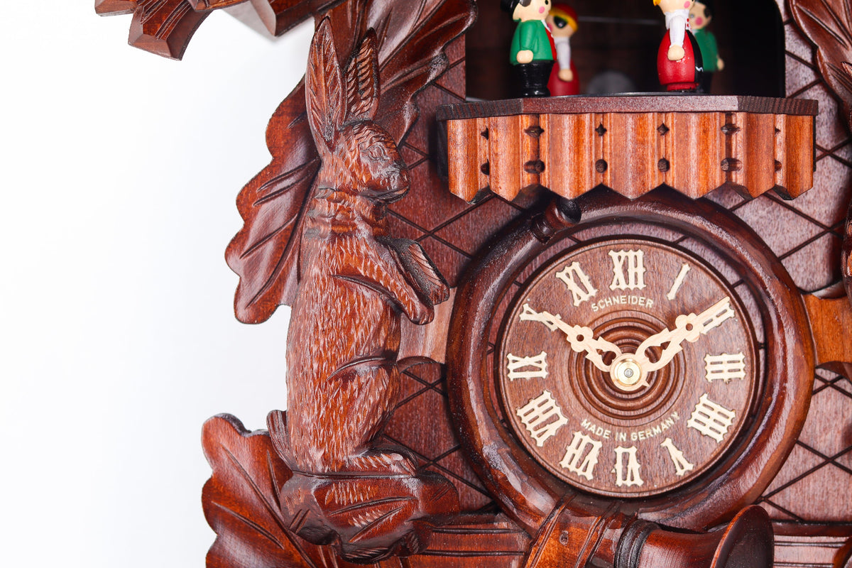Anton Schneider 8TMT 275/9 Cervus Regalis cuckoo clock, detail view