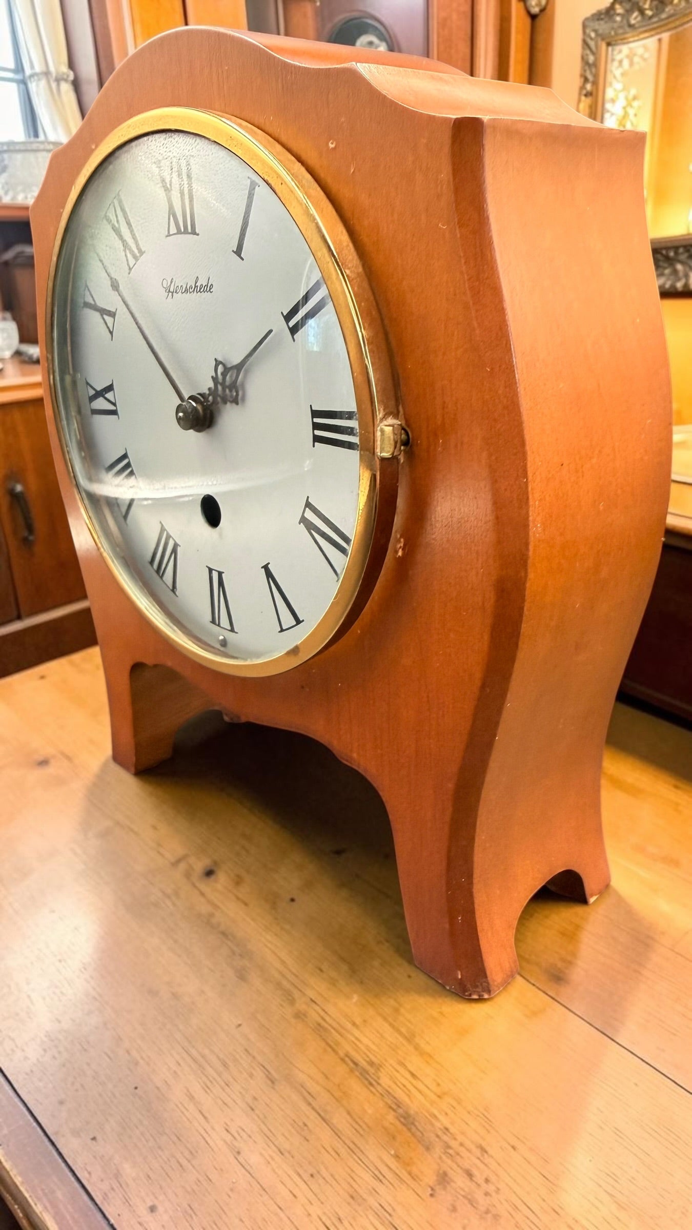 Vintage Herschede Model 164 Mechanical Table Clock – German Time-Only Movement